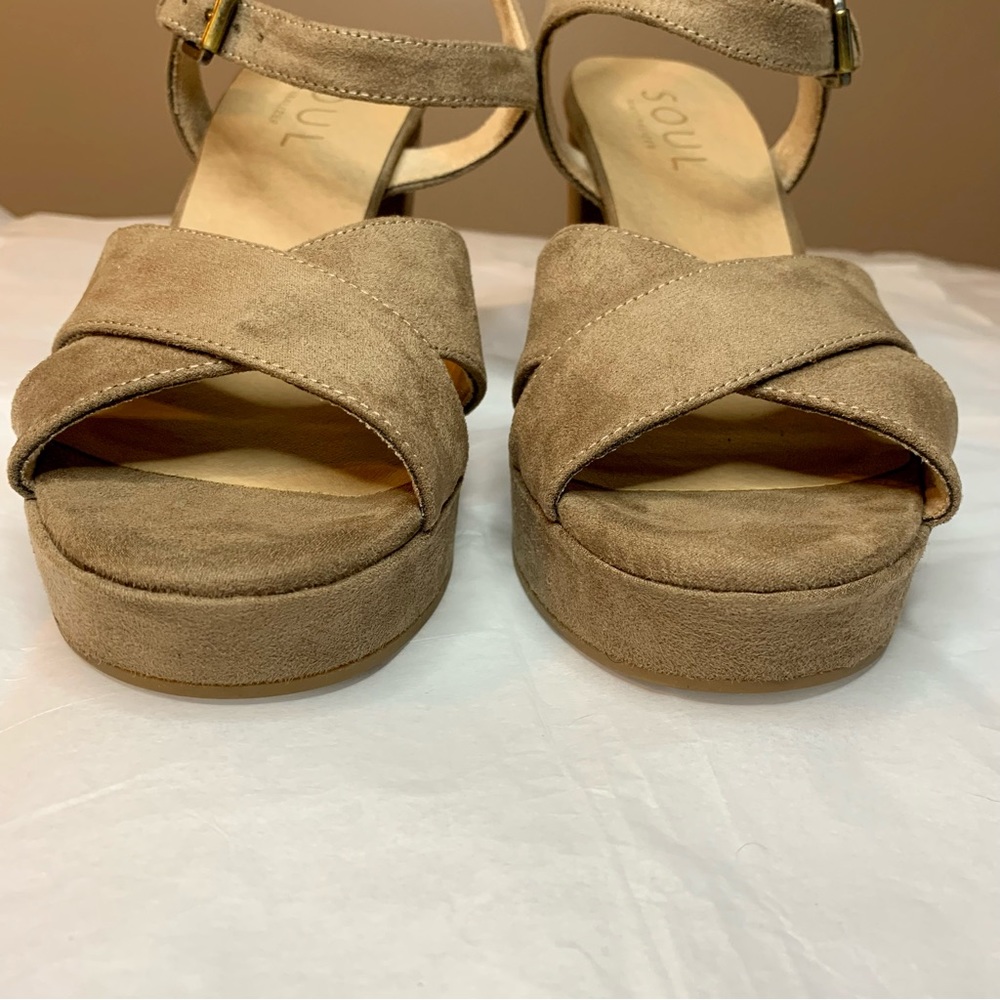 SOUL Naturalizer Taupe Block Heel Platform Sandal | 9M - Picture 8 of 13